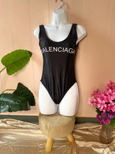 Load image into Gallery viewer, Women’s one piece swimming set
