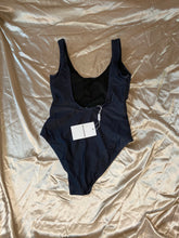 Load image into Gallery viewer, Women’s one piece swimming set
